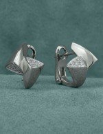 Серьги из белого золота 585 пробы c бриллиантами
