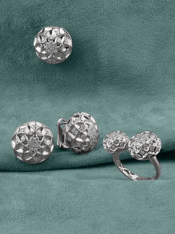 Кольцо из белого золота c бриллиантами