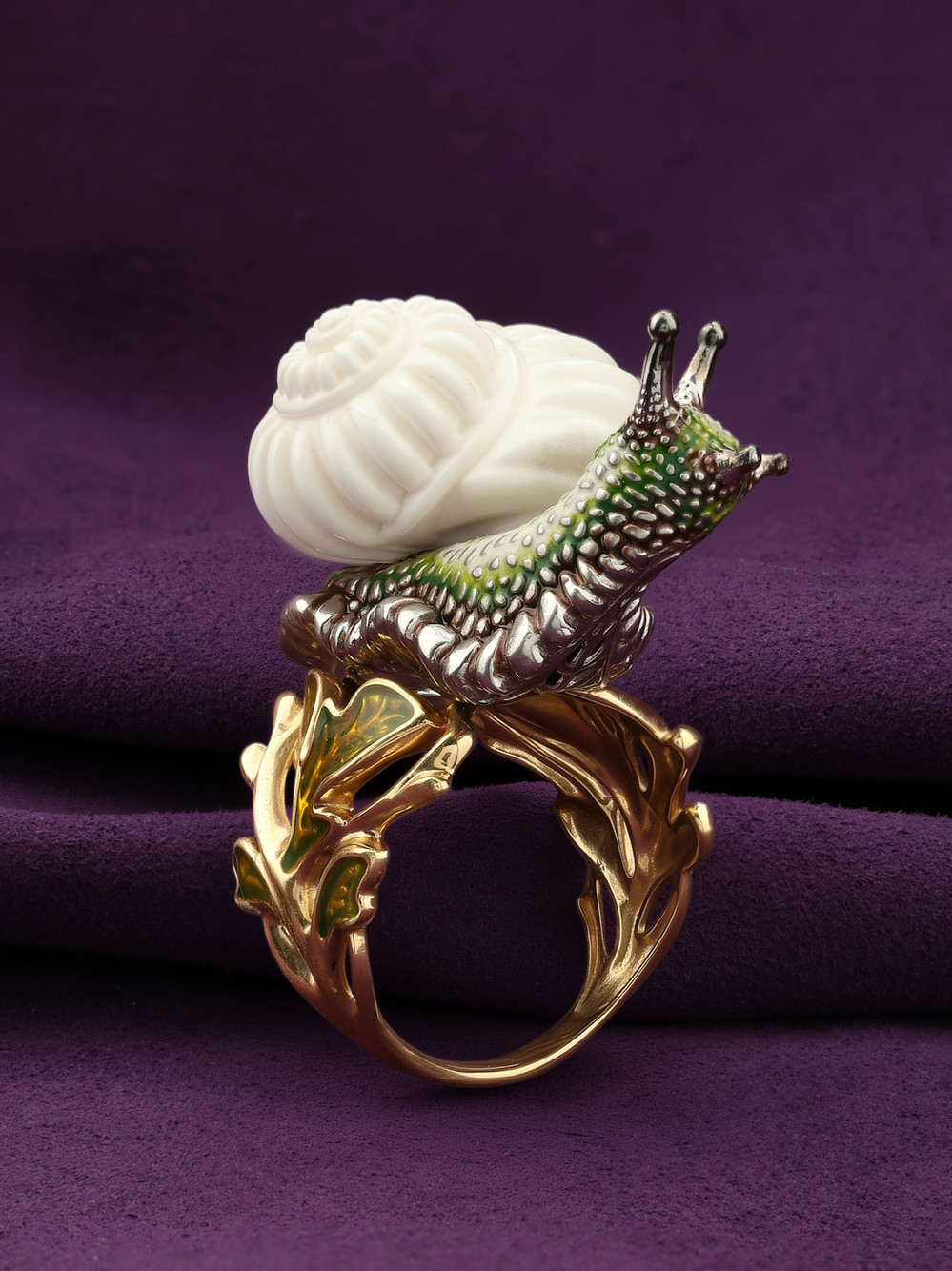 Кольцо из лимонного золота c эмаль и бивнем мамонта