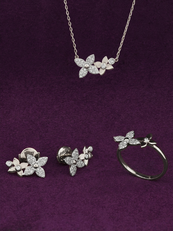 Кольцо из белого золота c бриллиантами