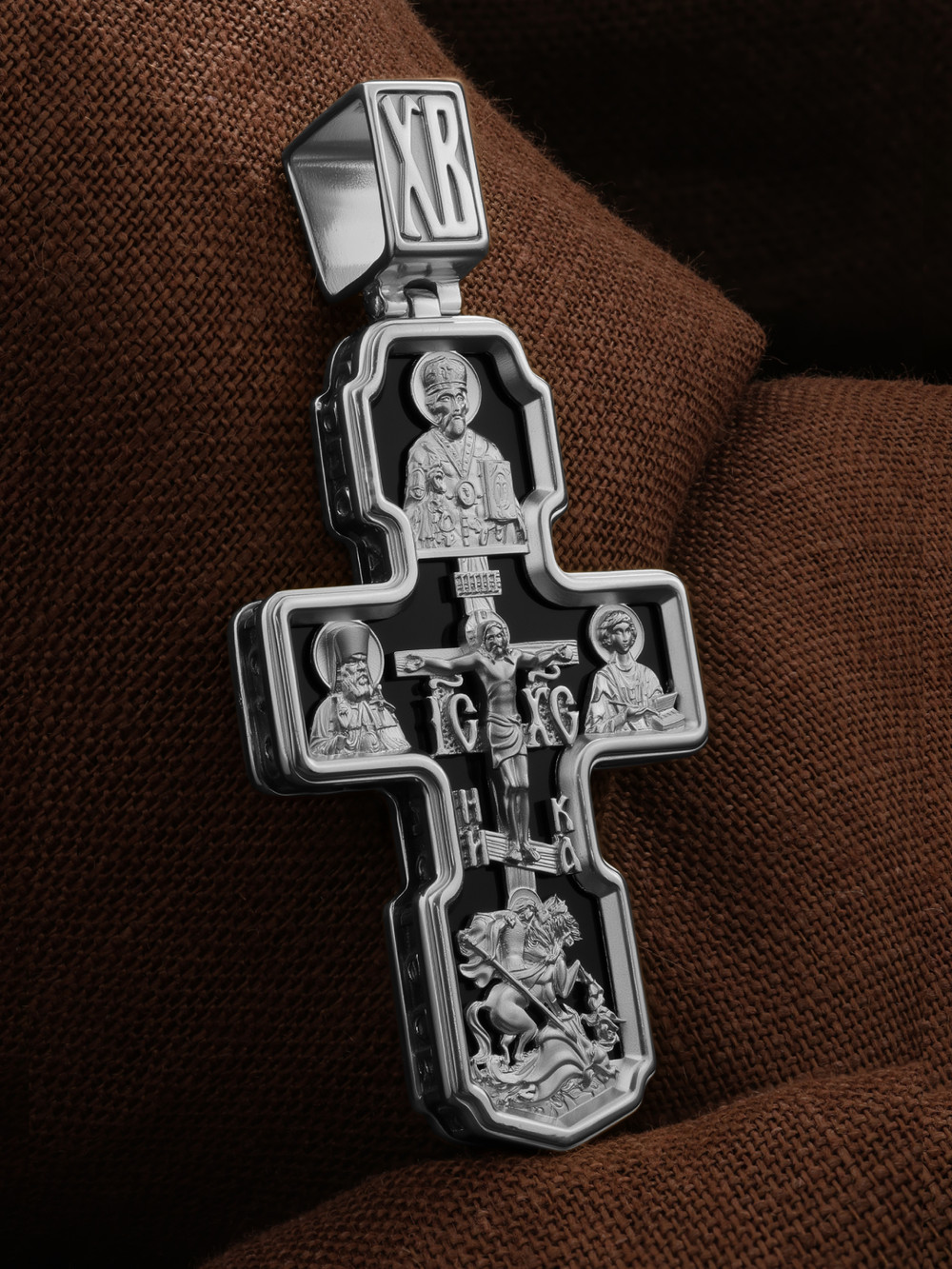 Крест из белого золота c ониксом