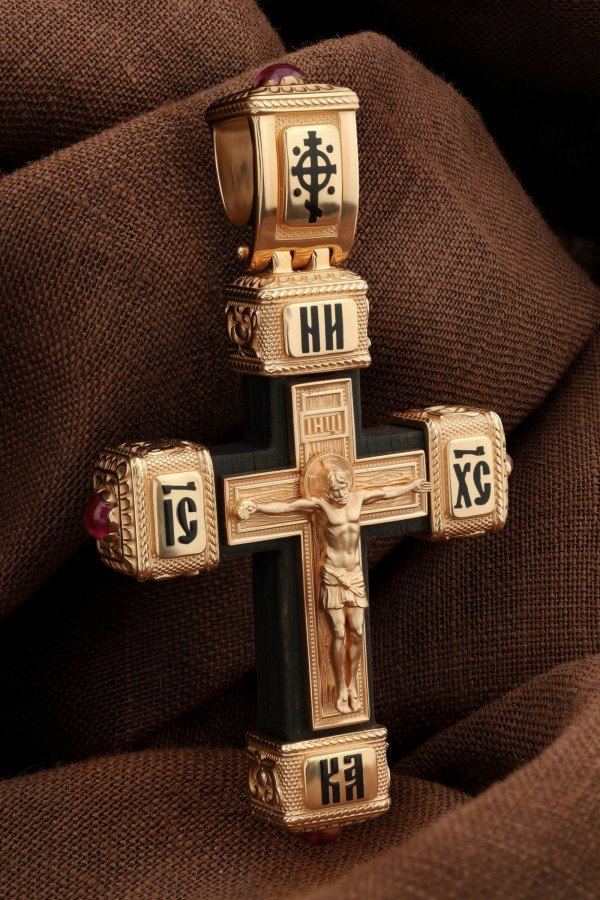 Крест из золота c эмаль , рубином и эбеновым деревом