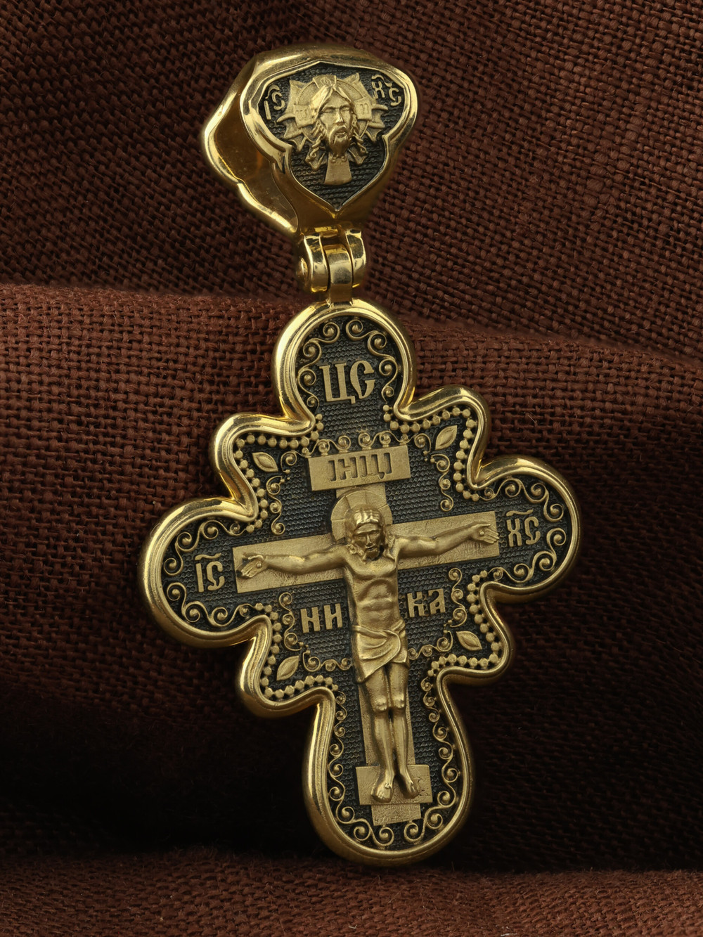 Крест из лимонного золота