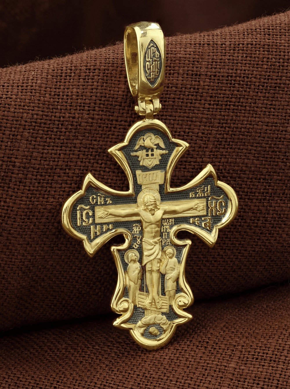 Крест из лимонного золота