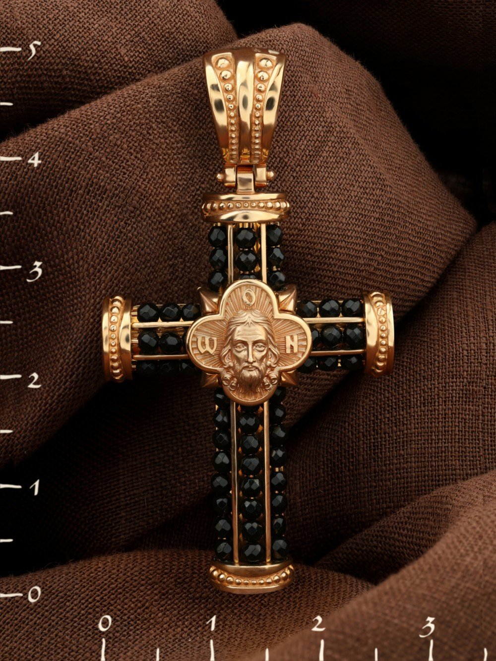 Крест из золота c ониксом