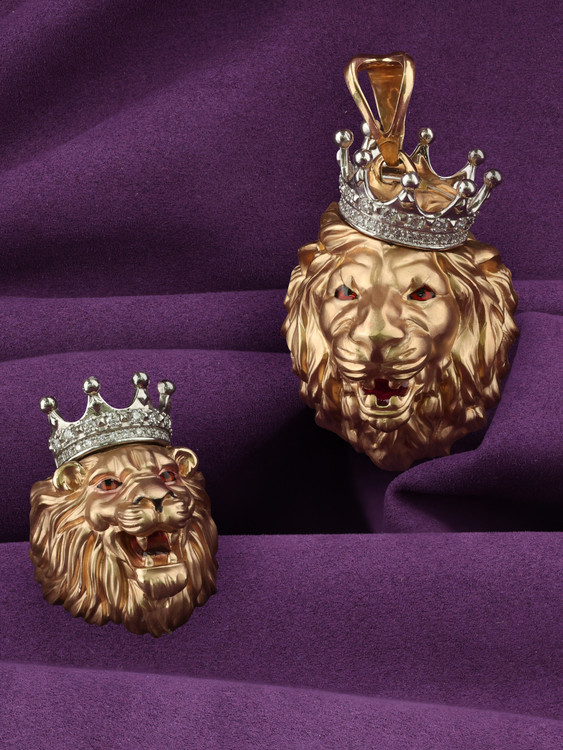 Подвеска из золота c эмаль и бриллиантами