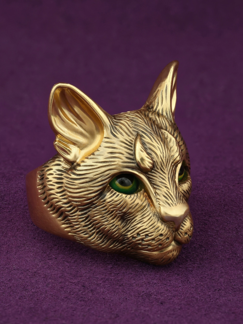 Кольцо из лимонного золота c эмаль