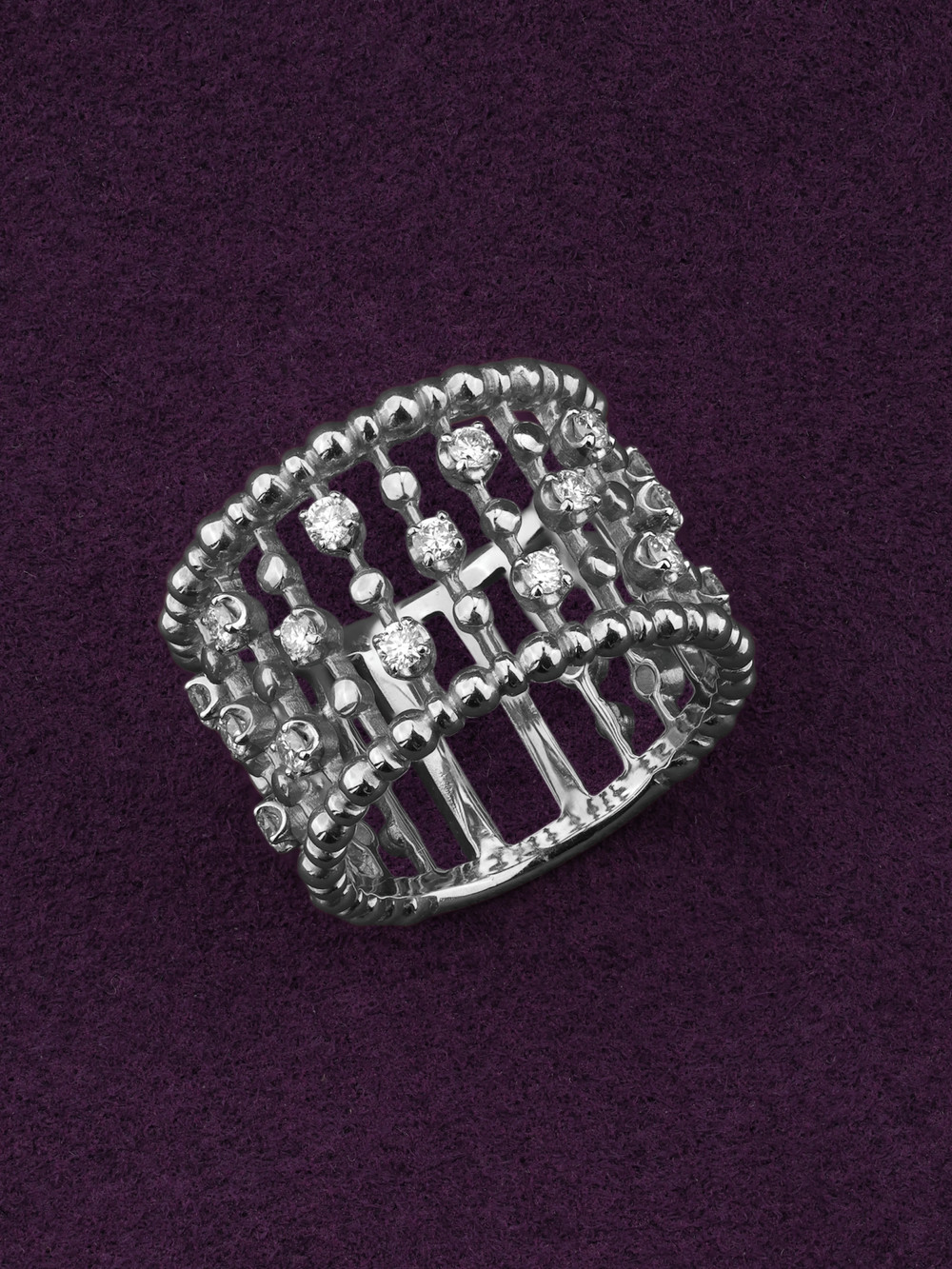 Кольцо из белого золота c бриллиантами