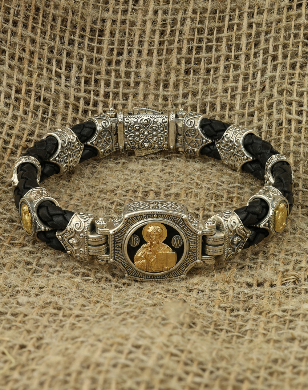 Браслет из серебра и золота c кожаным шнурком и ониксом