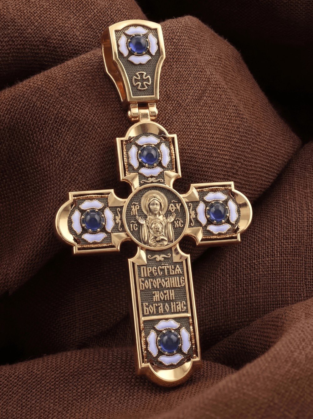 Крест из золота c эмаль и сапфиром
