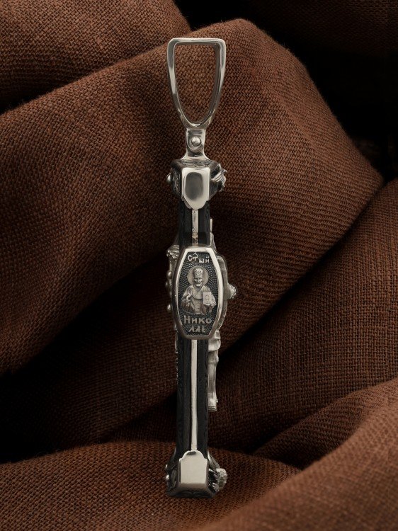 Крест из белого золота c эбеновым деревом