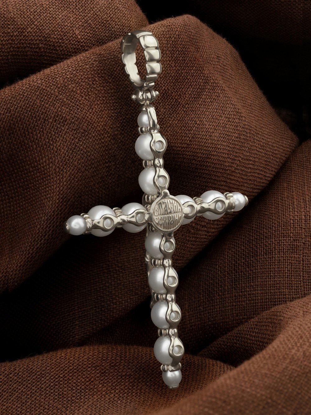 Крест из белого золота c жемчугом