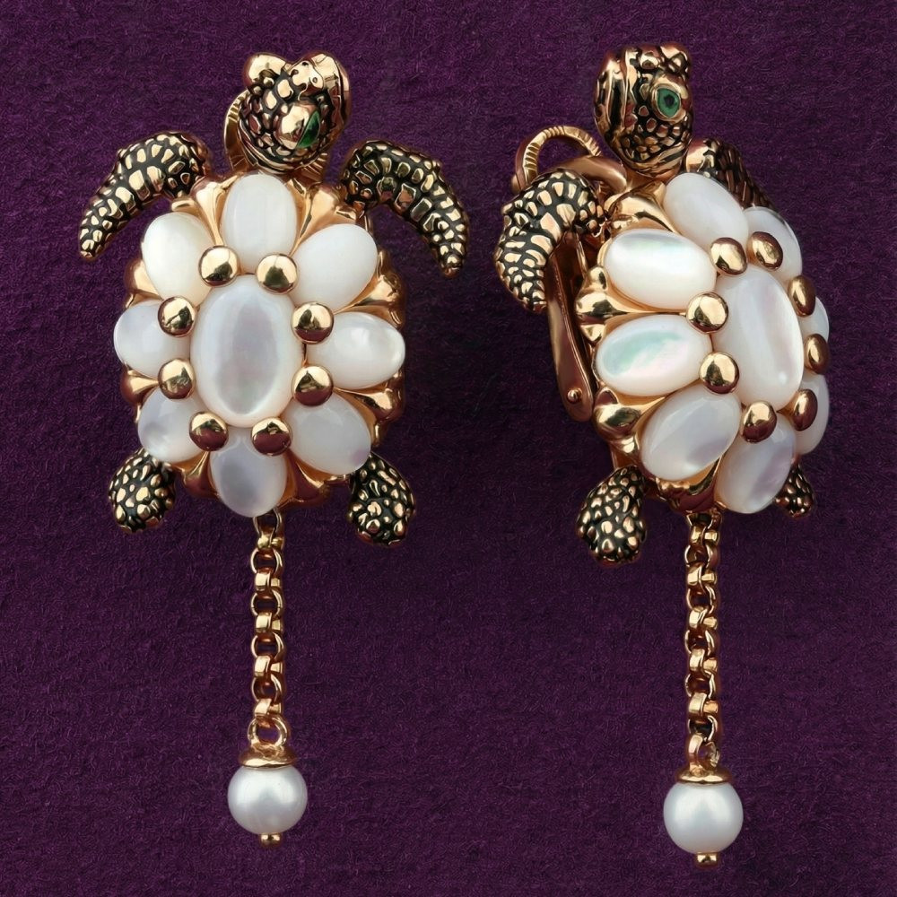 Серьги из золота c эмаль , жемчугом и перламутром
