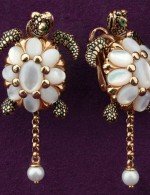 Серьги из золота 585 пробы c эмалью, жемчугом и перламутром