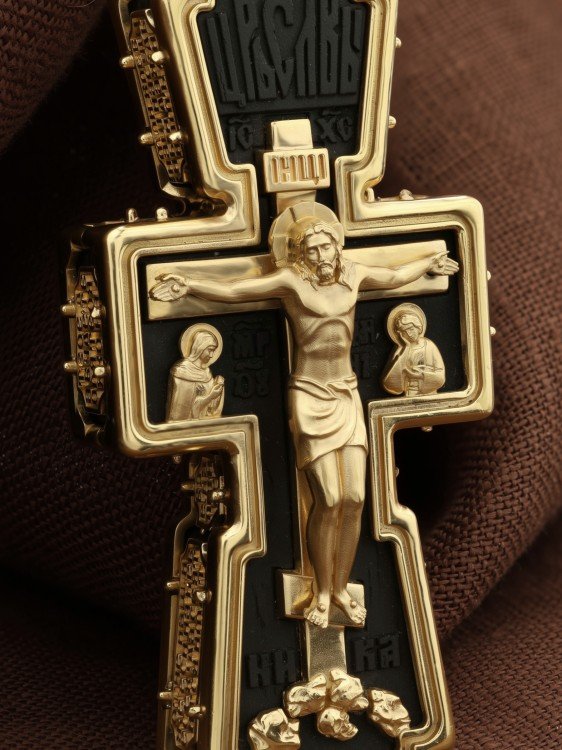 Крест из лимонного золота c эбеновым деревом