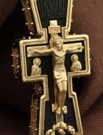 Крест из лимонного золота 585 пробы c эбеновым деревом