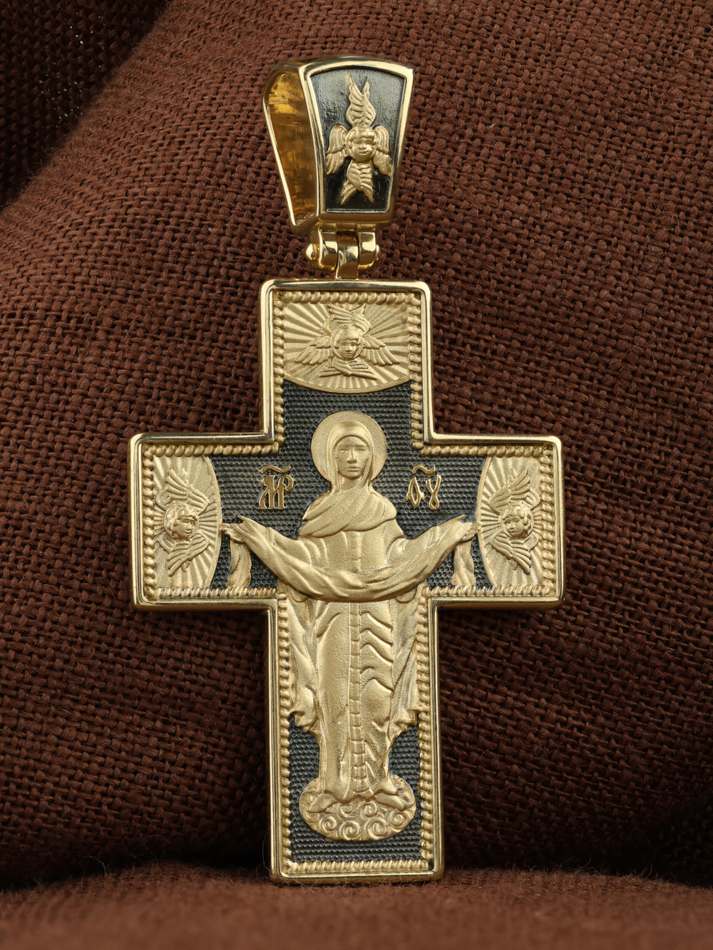 Крест из лимонного золота