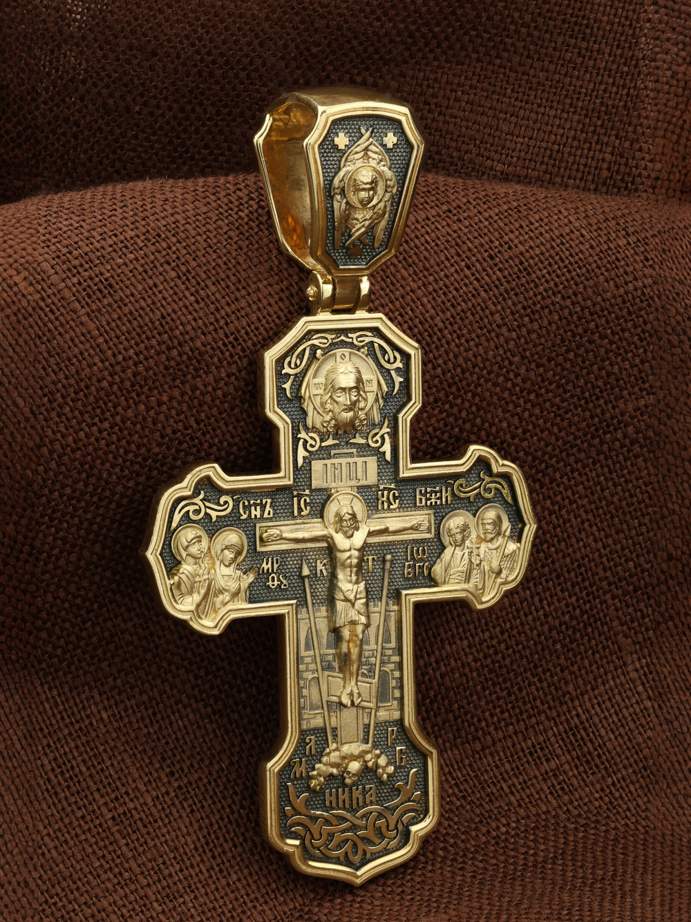 Крест из лимонного золота