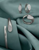 Серьги из белого золота 585 пробы c бриллиантами
