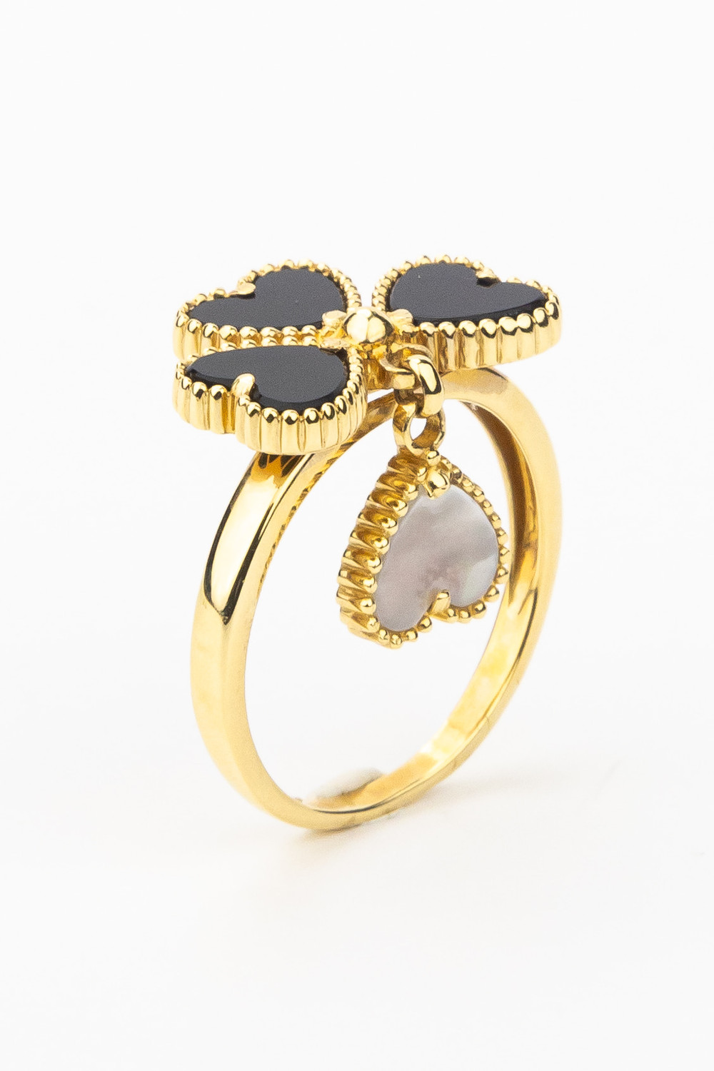 Кольцо из лимонного золота c ониксом и перламутром