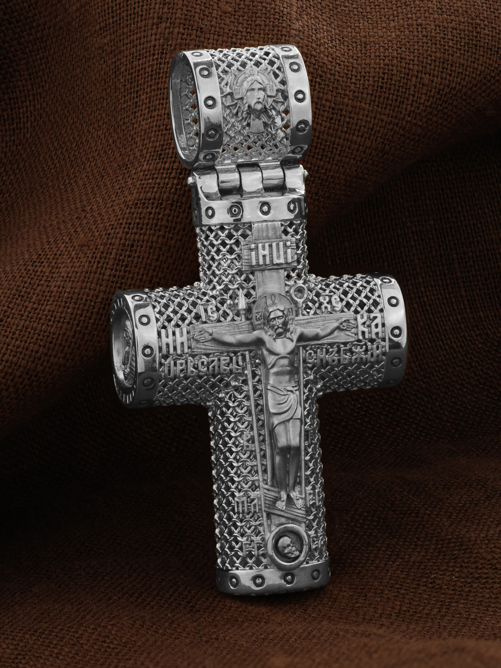 Крест из белого золота