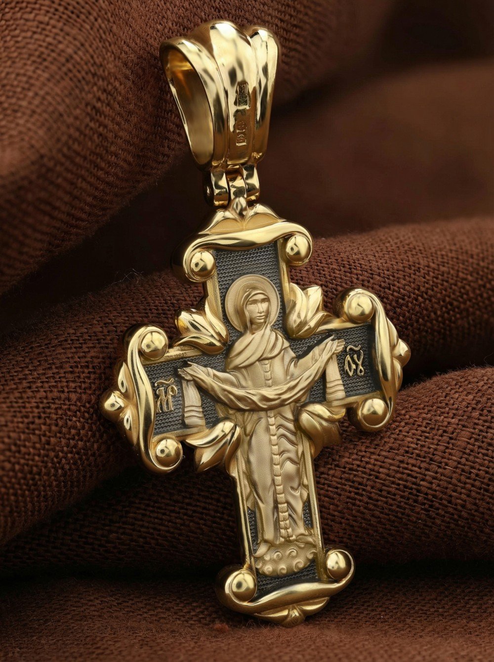 Крест из лимонного золота