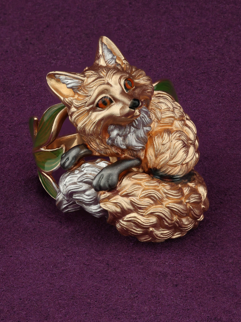 Кольцо из золота c эмаль