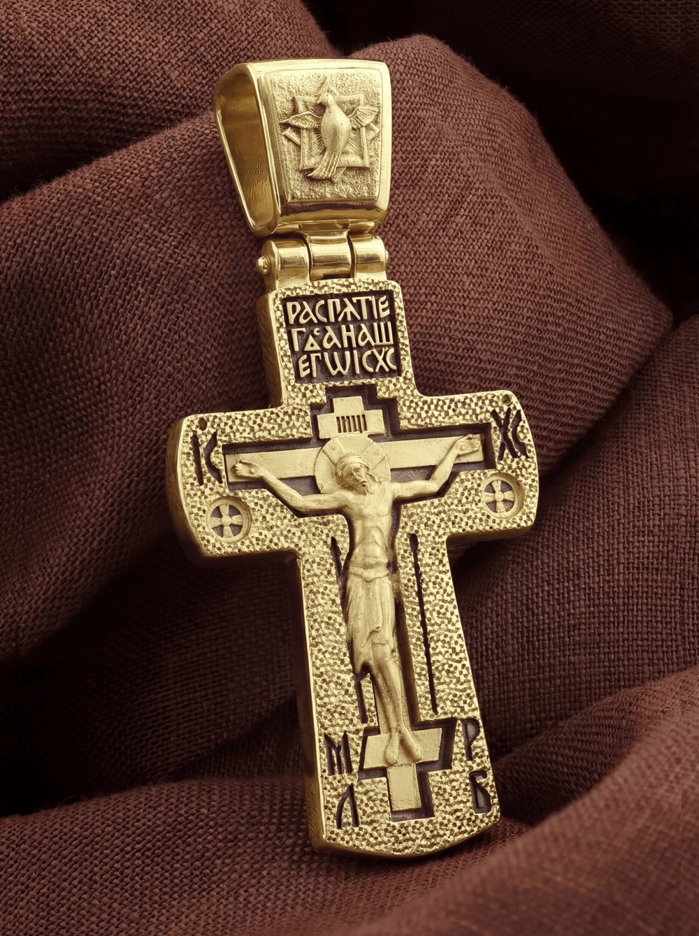 Крест из лимонного золота