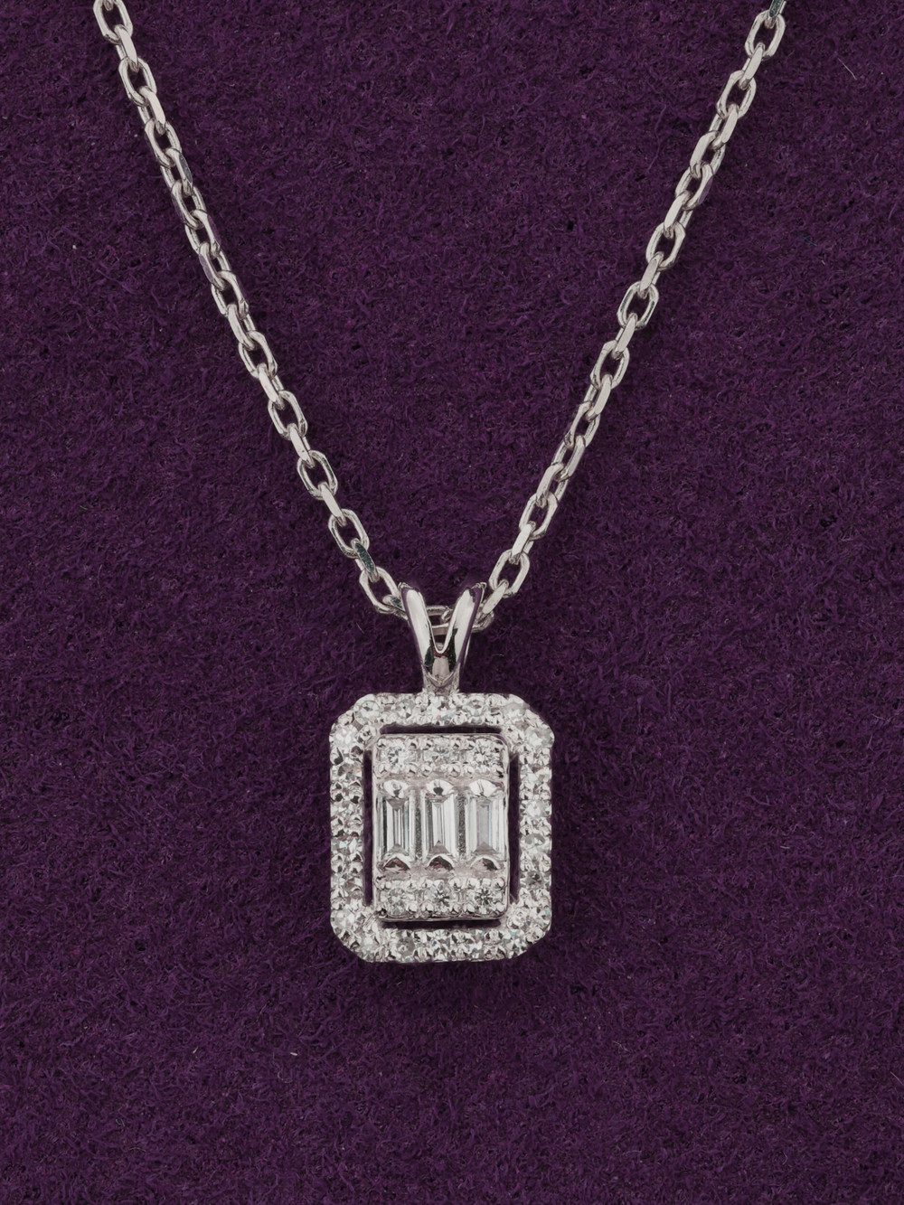 Колье из белого золота c бриллиантами