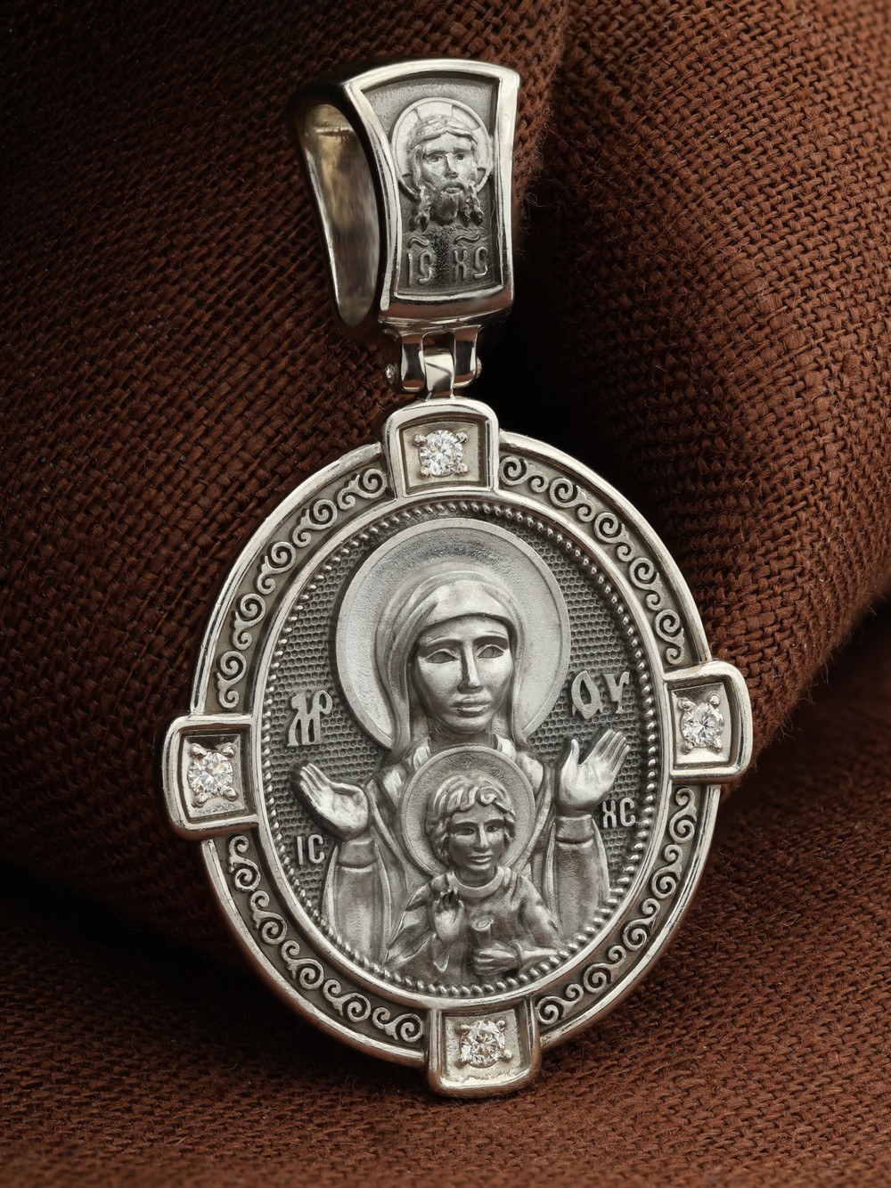 Образок из белого золота c бриллиантами