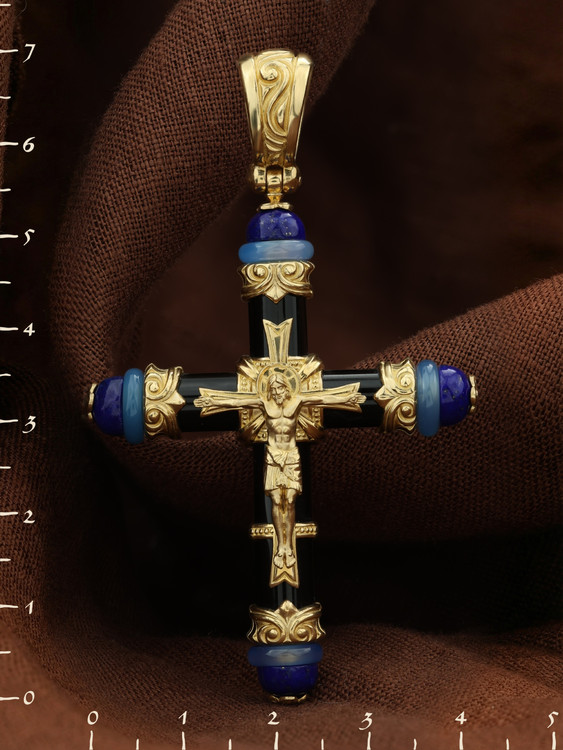 Крест из лимонного золота c ониксом, агатом и лазуритом