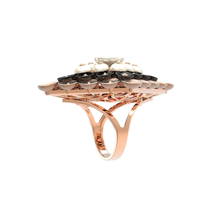 Кольцо из золота c ониксом и перламутром