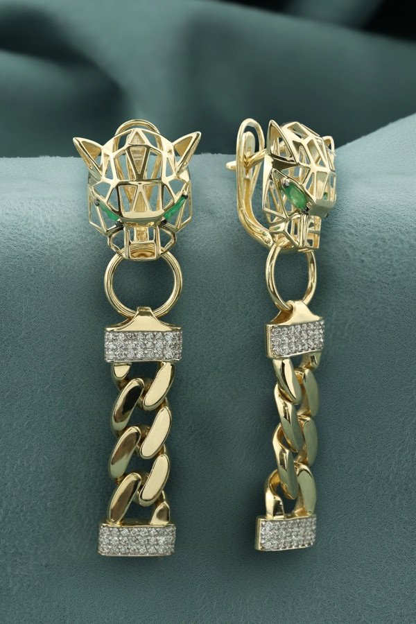 Серьги из лимонного золота c бриллиантами и изумрудом