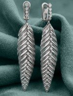 Серьги из белого золота 585 пробы c бриллиантами
