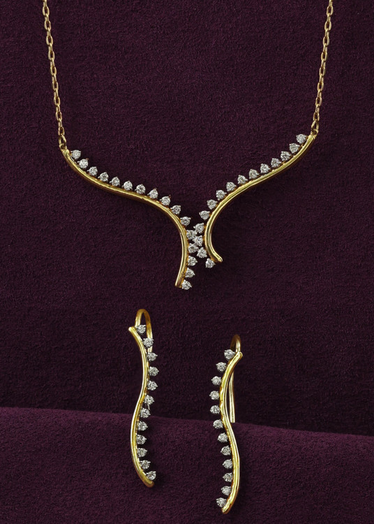 Серьги из лимонного золота c бриллиантами