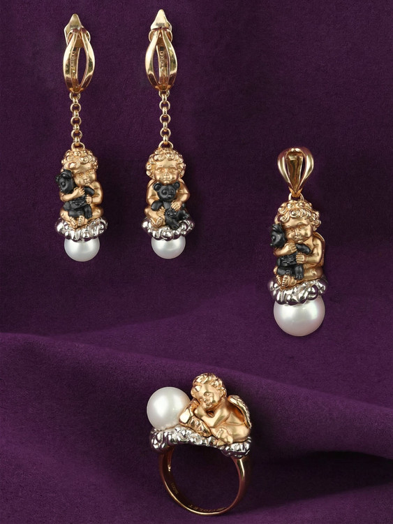 Кольцо из золота c жемчугом