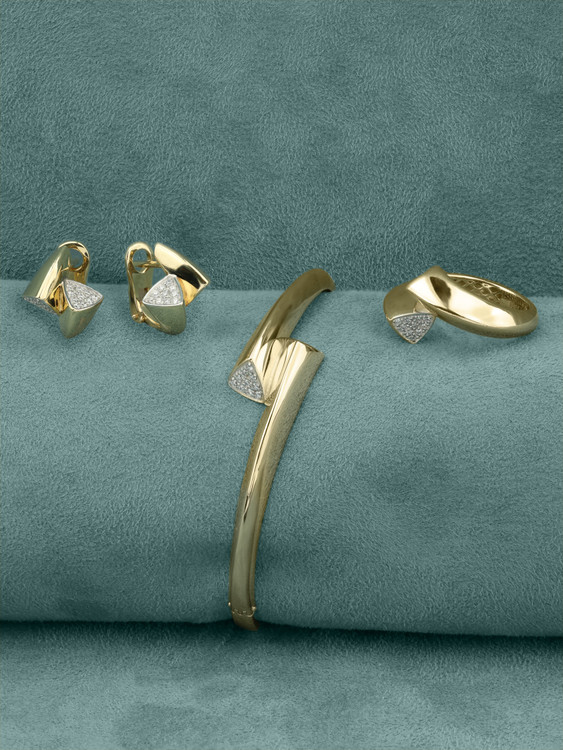 Кольцо из лимонного золота c бриллиантами