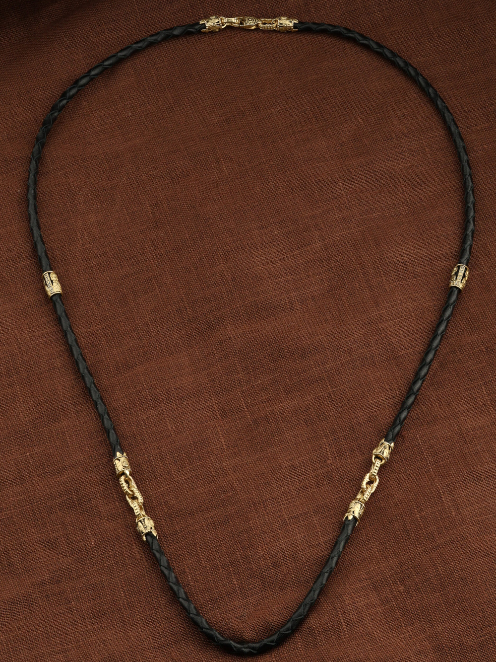 Шнурок кожаный из лимонного золота c кожаным шнурком