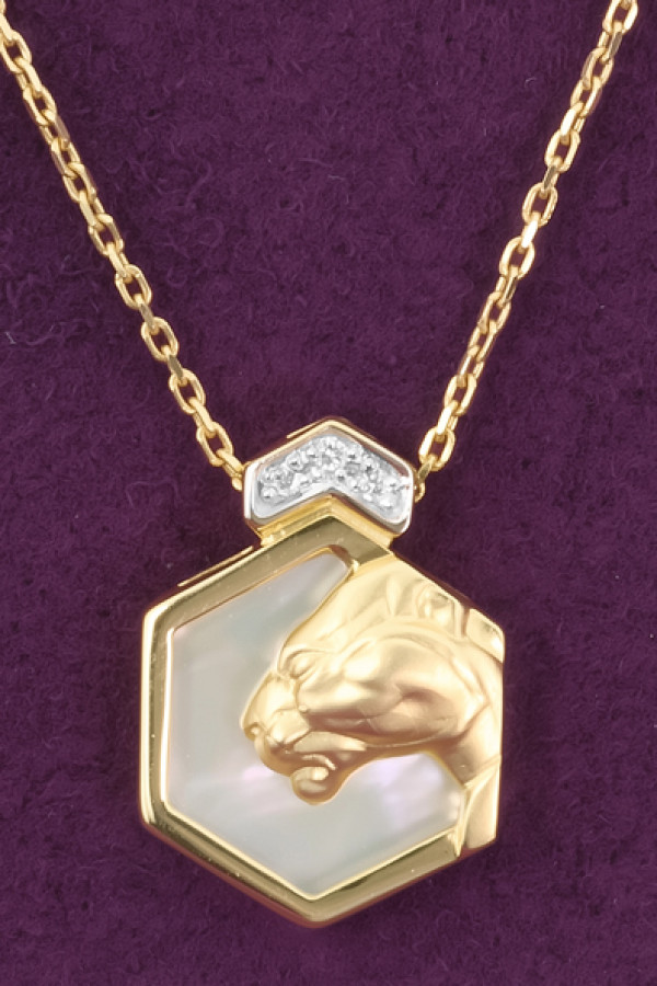 Колье из лимонного золота c бриллиантами и перламутром