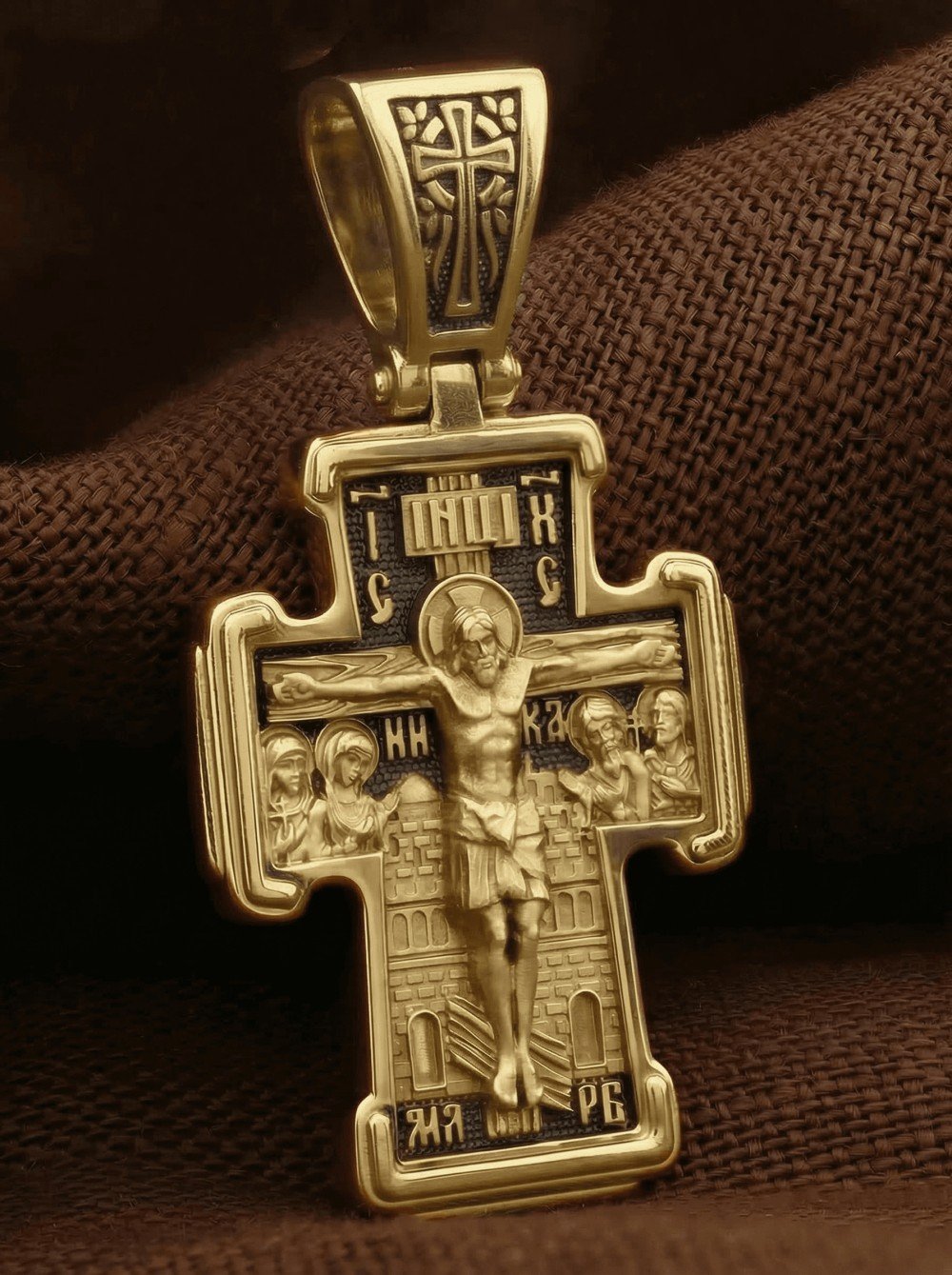 Крест из лимонного золота