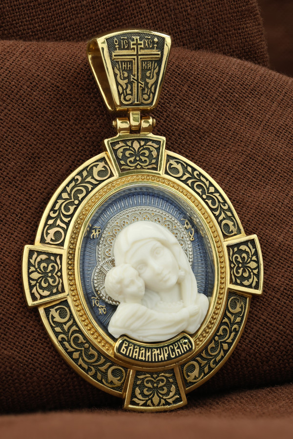 Образок из лимонного золота c эмаль и бивнем мамонта