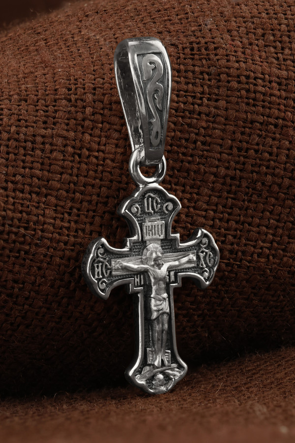 Крест из белого золота