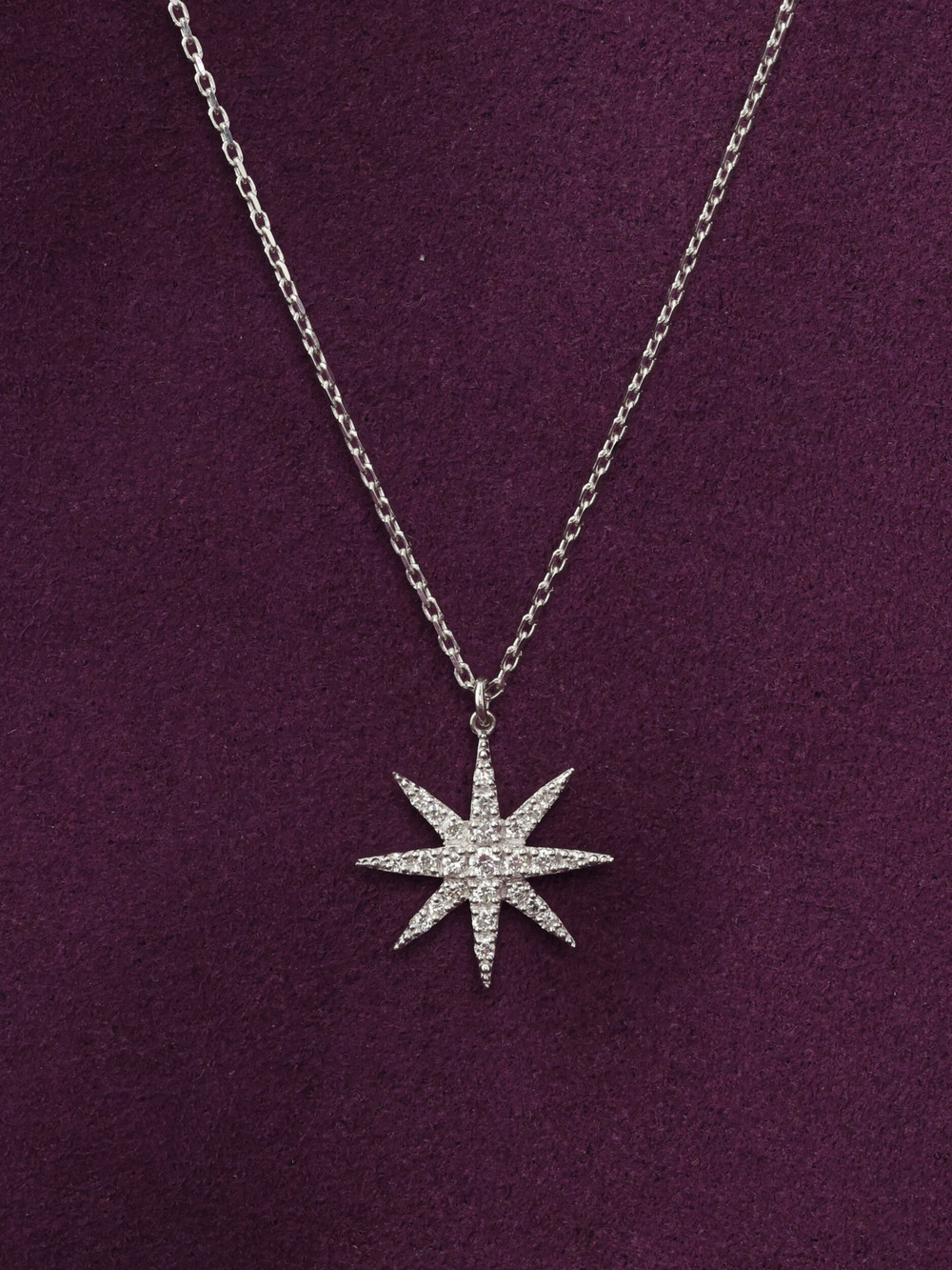 Колье из белого золота c бриллиантами