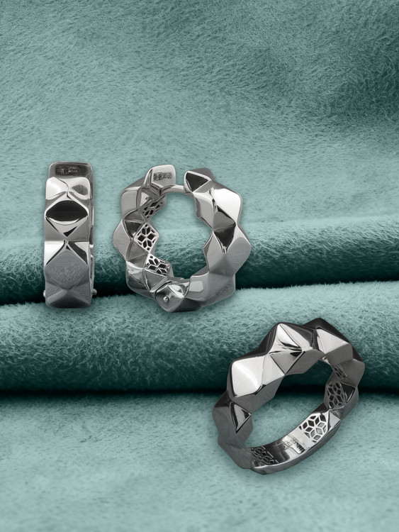 Кольцо из белого золота