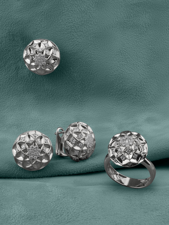 Кольцо из белого золота c бриллиантами