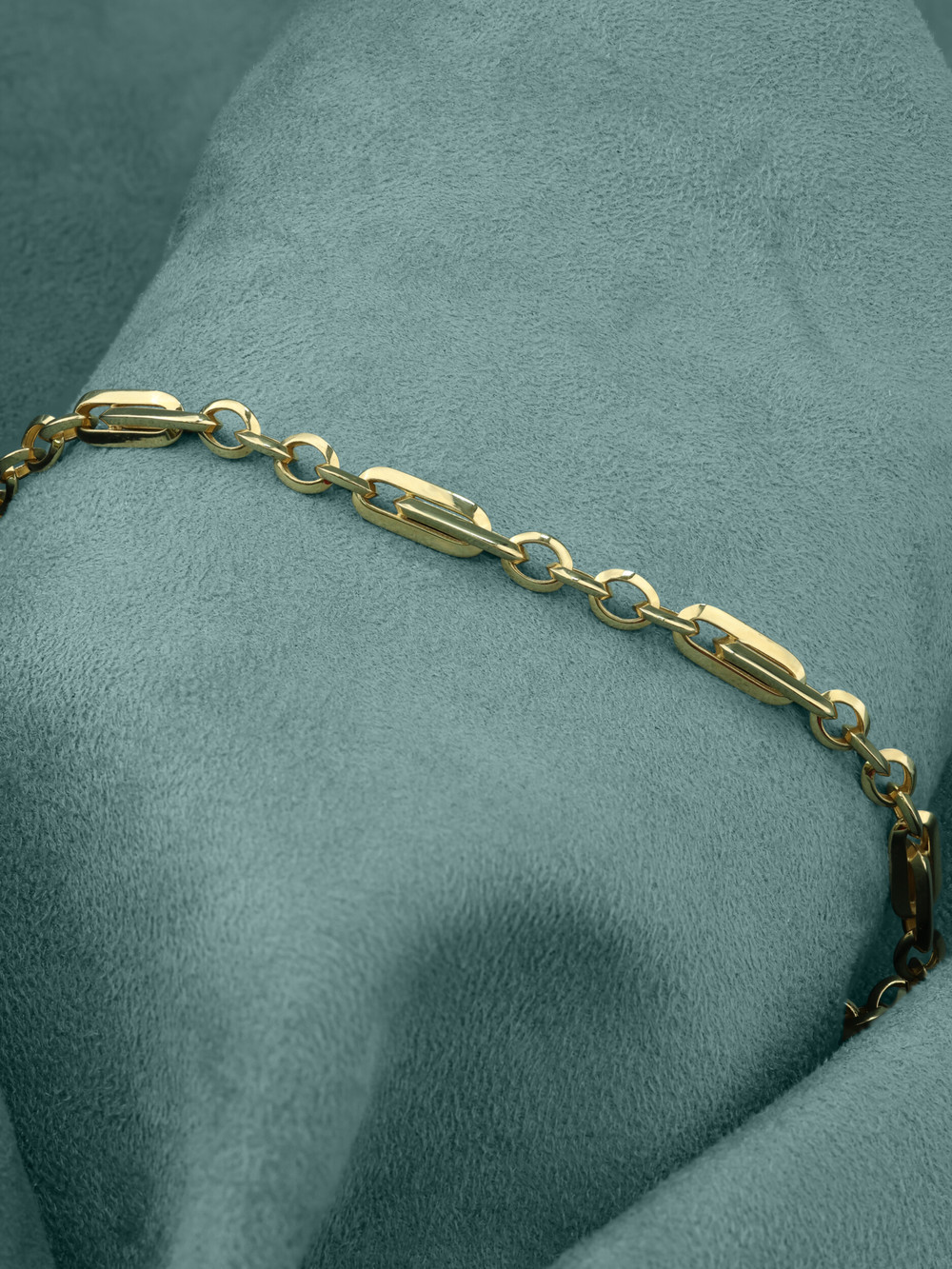 Браслет из лимонного золота