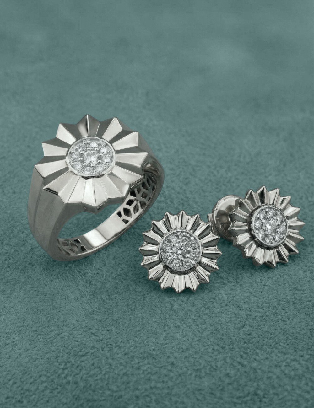 Кольцо из белого золота 585 пробы c бриллиантами