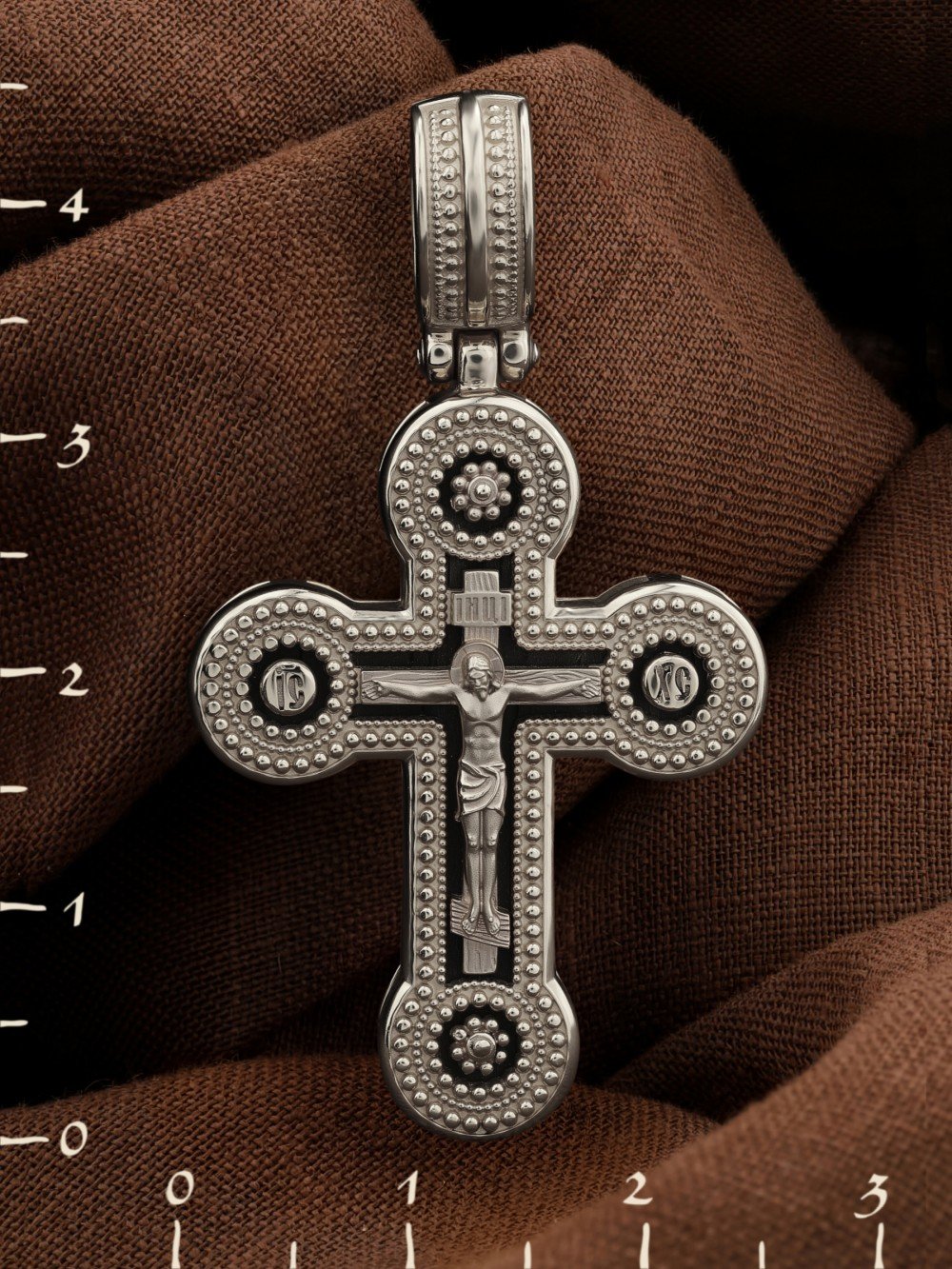 Крест из белого золота c эбеновым деревом