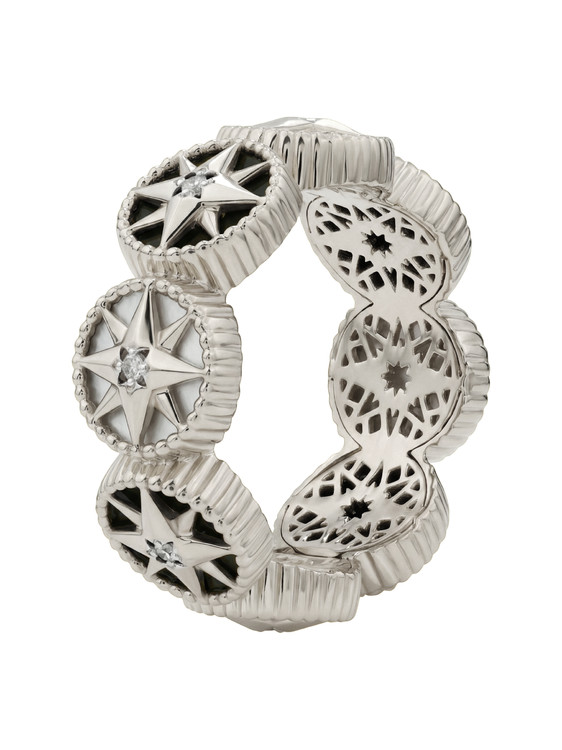 Кольцо из белого золота c бриллиантами, ониксом и перламутром