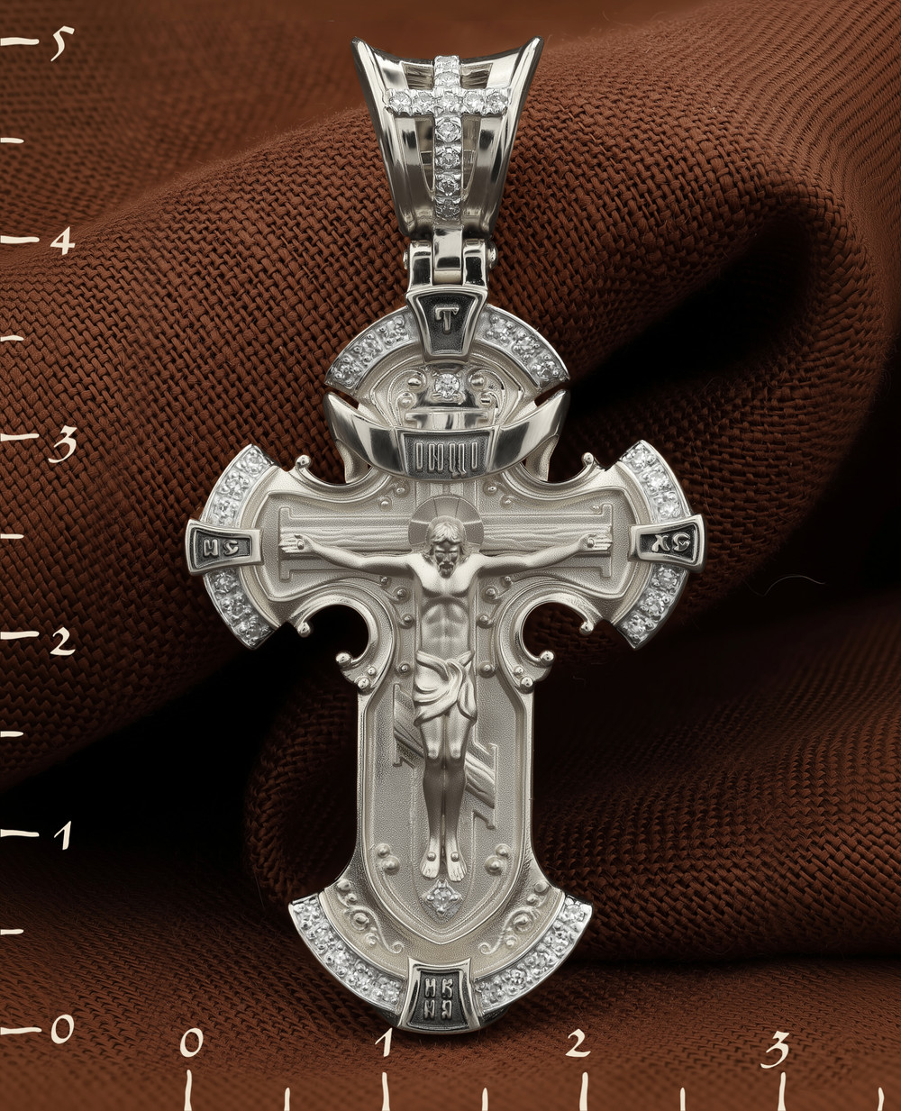 Крест из белого золота c бриллиантами